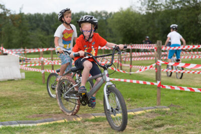 Sfeer, Randanimatie & Publieksfoto's @ Popeiland 2014, foto 70, foto's door Guy Danneels - FrontView Magazine