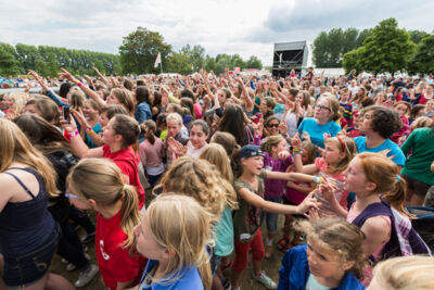 Sfeer, Randanimatie & Publieksfoto's @ Popeiland 2014, foto 102, foto's door Guy Danneels - FrontView Magazine