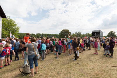 Sfeer, Randanimatie & Publieksfoto's @ Popeiland 2014, foto 105, foto's door Guy Danneels - FrontView Magazine