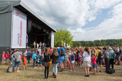 Sfeer, Randanimatie & Publieksfoto's @ Popeiland 2014, foto 106, foto's door Guy Danneels - FrontView Magazine