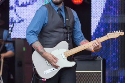 Urbanus en de Fanfaar @ Popeiland 2014, picture 6, photographed by Guy Danneels - FrontView Magazine