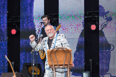 Urbanus en de Fanfaar @ Popeiland 2014, picture 14, photographed by Guy Danneels - FrontView Magazine