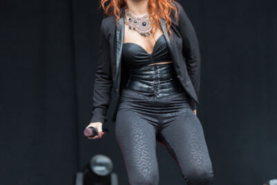 2 Fabiola @ Kanaalfeesten Dag 2 - Willebroek, picture 3, photographed by Guy Danneels - FrontView Magazine