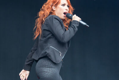 2 Fabiola @ Kanaalfeesten Dag 2 - Willebroek, picture 18, photographed by Guy Danneels - FrontView Magazine