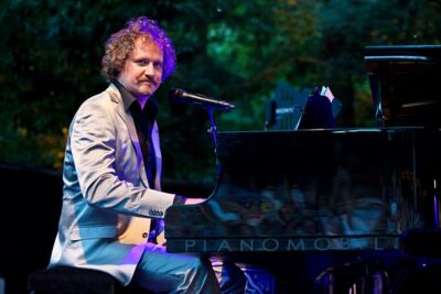 Daan @ Openluchttheater Rivierenhof, picture 6, photographed by Marc Verdonck - FrontView Magazine