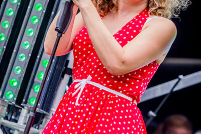 KetnetBand & Slongs Dievanongs @ Grote Markt Antwerpen, picture 4, photographed by Elke Briers - FrontView Magazine