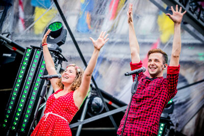 KetnetBand & Slongs Dievanongs @ Grote Markt Antwerpen, picture 7, photographed by Elke Briers - FrontView Magazine