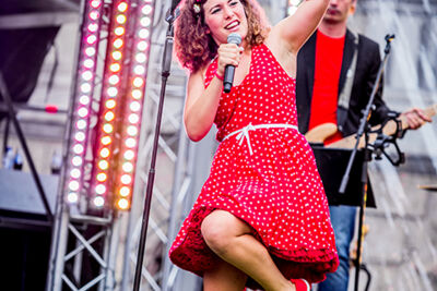 KetnetBand & Slongs Dievanongs @ Grote Markt Antwerpen, picture 13, photographed by Elke Briers - FrontView Magazine