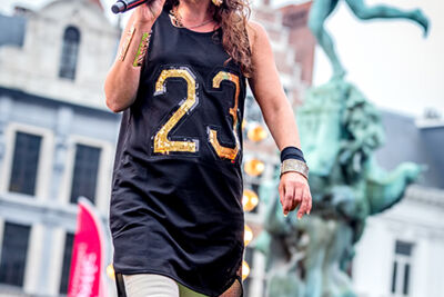 KetnetBand & Slongs Dievanongs @ Grote Markt Antwerpen, picture 18, photographed by Elke Briers - FrontView Magazine