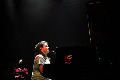 Mathilde Renault @ Les Ardentes 2014, picture 2, photographed by Tom Stessens - FrontView Magazine