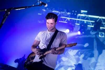 White Lies @ Rock Zottegem 2014, foto 1, foto's door Dorien Goetschalckx - FrontView Magazine