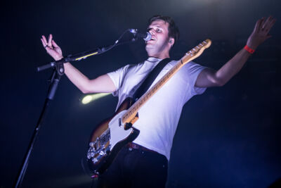 White Lies @ Rock Zottegem 2014, foto 3, foto's door Dorien Goetschalckx - FrontView Magazine