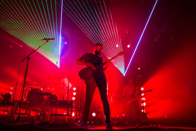White Lies @ Rock Zottegem 2014, foto 13, foto's door Dorien Goetschalckx - FrontView Magazine