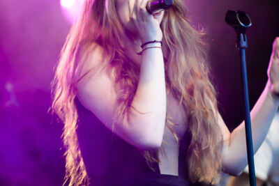 Billie Leyers @ Palm Parkies Kapellen, picture 2, photographed by FrontView Magazine