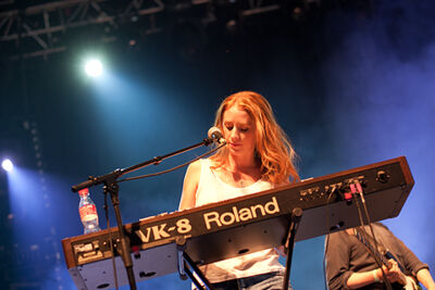 Johnny Flynn & The Sussex Wit @ Dour Festival 2014, picture 7, photographed by Magali Decamps - FrontView Magazine