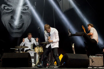 The Hives @ Dour 2014, picture 4, photographed by Dorien Goetschalckx - FrontView Magazine