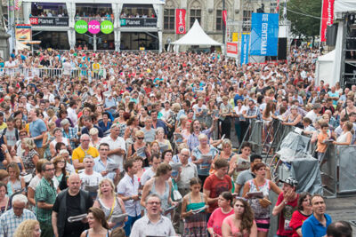 Vlaanderen zingt 2014 @ Gentse Feesten - Sint Baafsplein, picture 2, photographed by Dimitri Vanlommel - FrontView Magazine
