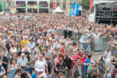 Vlaanderen zingt 2014 @ Gentse Feesten - Sint Baafsplein, picture 18, photographed by Dimitri Vanlommel - FrontView Magazine