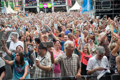 Vlaanderen zingt 2014 @ Gentse Feesten - Sint Baafsplein, picture 22, photographed by Dimitri Vanlommel - FrontView Magazine