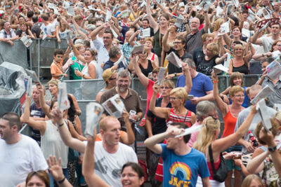 Vlaanderen zingt 2014 @ Gentse Feesten - Sint Baafsplein, picture 23, photographed by Dimitri Vanlommel - FrontView Magazine