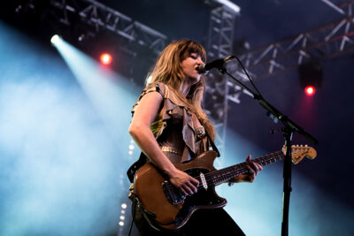 Deap Vally @ Dour 2014, picture 5, photographed by Dorien Goetschalckx - FrontView Magazine
