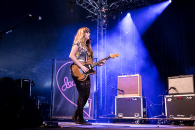 Deap Vally @ Dour 2014, picture 14, photographed by Dorien Goetschalckx - FrontView Magazine