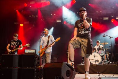 Orange Apple @ Puurs Live 2014, picture 2, photographed by Edwin Houdevelt - FrontView Magazine