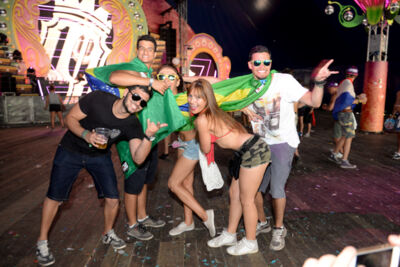 Tomorrowland sfeerbeelden & publieksfoto's 28 juni - deel 1, picture 8, photographed by Youri Vanlommel - FrontView Magazine