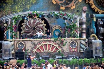 Tomorrowland sfeerbeelden & publieksfoto's 28 juni - deel 1, picture 10, photographed by Youri Vanlommel - FrontView Magazine