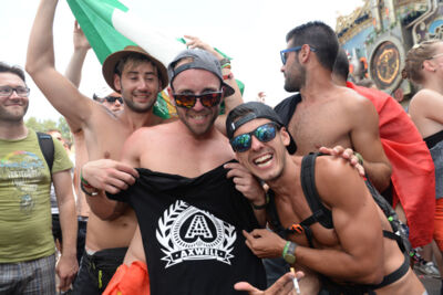 Tomorrowland sfeerbeelden & publieksfoto's 28 juni - deel 1, picture 17, photographed by Youri Vanlommel - FrontView Magazine