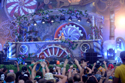 Tomorrowland sfeerbeelden & publieksfoto's 28 juni - deel 2, picture 56, photographed by Youri Vanlommel - FrontView Magazine
