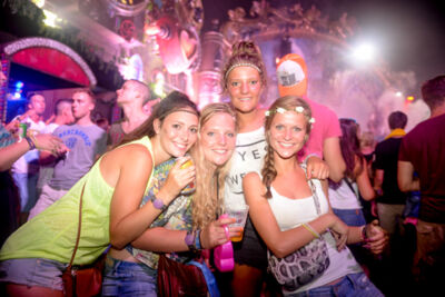 Tomorrowland sfeerbeelden & publieksfoto's 28 juni - deel 2, picture 99, photographed by Youri Vanlommel - FrontView Magazine