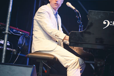 Bent Van Looy & Strings @ M-idzomer 2014, picture 2, photographed by Elke Briers - FrontView Magazine