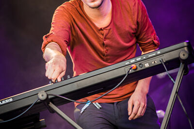 Hydrogen Sea @ M-idzomer 2014, picture 7, photographed by Elke Briers - FrontView Magazine