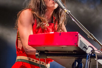 Joan As Police Woman @ M-idzomer 2014, picture 5, photographed by Elke Briers - FrontView Magazine