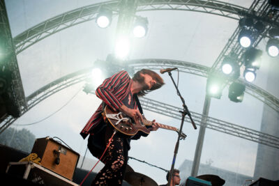 Admiral Freebee @ Ronquières Festival 2014, picture 3, photographed by Magali Decamps - FrontView Magazine