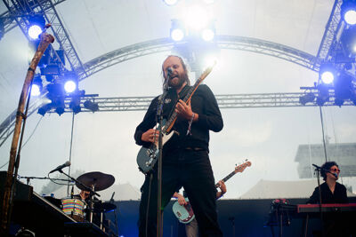 Admiral Freebee @ Ronquières Festival 2014, picture 6, photographed by Magali Decamps - FrontView Magazine