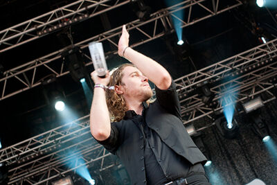 Julien Doré @ Ronquières Festival 2014, picture 2, photographed by Magali Decamps - FrontView Magazine