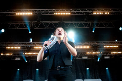 Julien Doré @ Ronquières Festival 2014, picture 5, photographed by Magali Decamps - FrontView Magazine