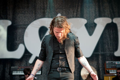 Julien Doré @ Ronquières Festival 2014, picture 14, photographed by Magali Decamps - FrontView Magazine