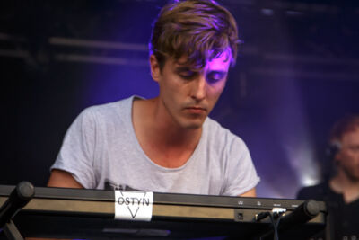 Ostyn @ M-idzomer 2014, picture 2, photographed by Tristan Herftijd - FrontView Magazine