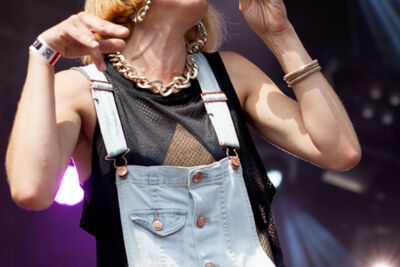 Slongs Dievanongs @ Suikerrock 2014, picture 8, photographed by Koen Rondelez - FrontView Magazine
