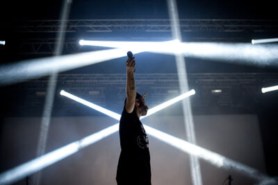 Woodkid @ Ronquières Festival 2014, picture 5, photographed by Magali Decamps - FrontView Magazine