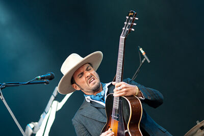 Yodelice @ Ronquières Festival 2014, picture 1, photographed by Magali Decamps - FrontView Magazine