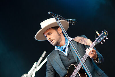 Yodelice @ Ronquières Festival 2014, picture 5, photographed by Magali Decamps - FrontView Magazine