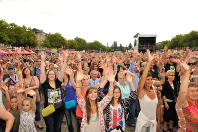 Antwerpen Zingt 2014 @ Gedempte Zuiderdokken, picture 1, photographed by Steven Stausens, Vlaanderen Zingt, Antwerpen Zingt - FrontView Magazine