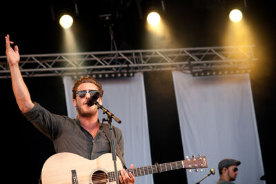 Bastian Baker @ Ronquières Festival 2014, picture 1, photographed by Magali Decamps - FrontView Magazine