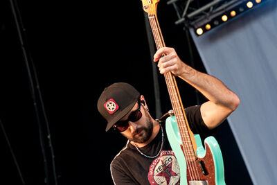 Bastian Baker @ Ronquières Festival 2014, picture 13, photographed by Magali Decamps - FrontView Magazine
