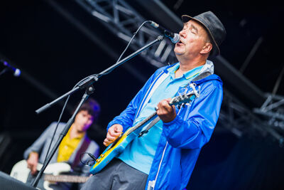 Fischer-Z @ Nostalgie Beach Festival 2014, picture 7, photographed by Elke Briers - FrontView Magazine