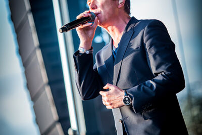 Rick Astley @ Nostalgie Beach Festival 2014, foto 10, foto's door Elke Briers - FrontView Magazine
